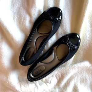 Flat ballet shoes